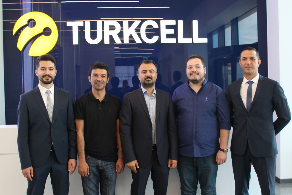 Team2_943x629.jpg Team2_943x629.jpg